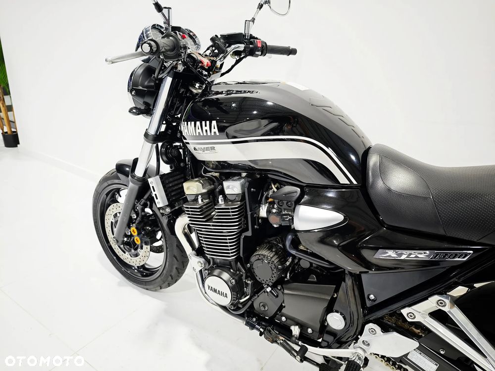 Yamaha XJR - 19
