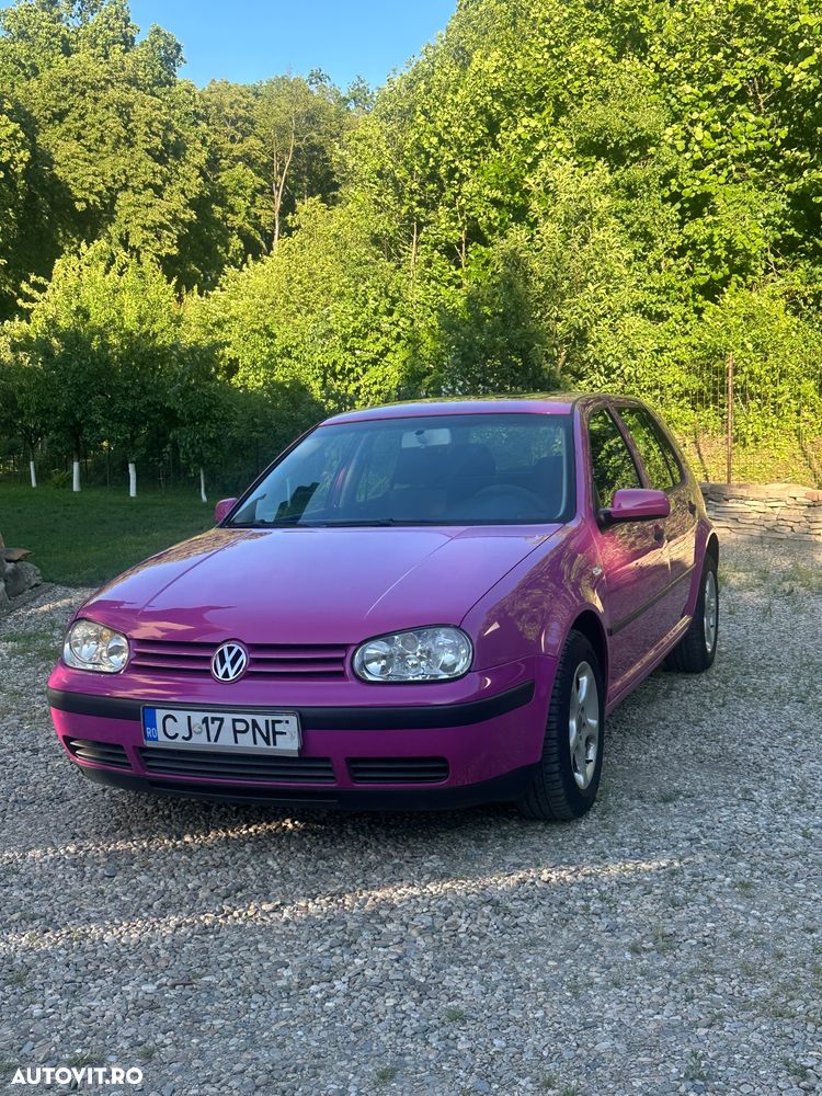Volkswagen Golf - 1