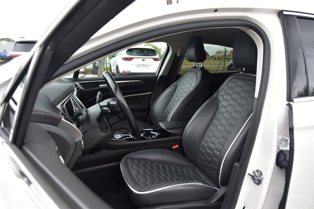 Ford Mondeo 2.0 EcoBlue Vignale - 19