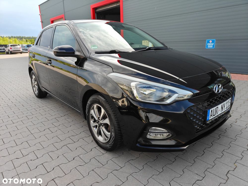 Hyundai i20 blue 1.2 Pure - 3