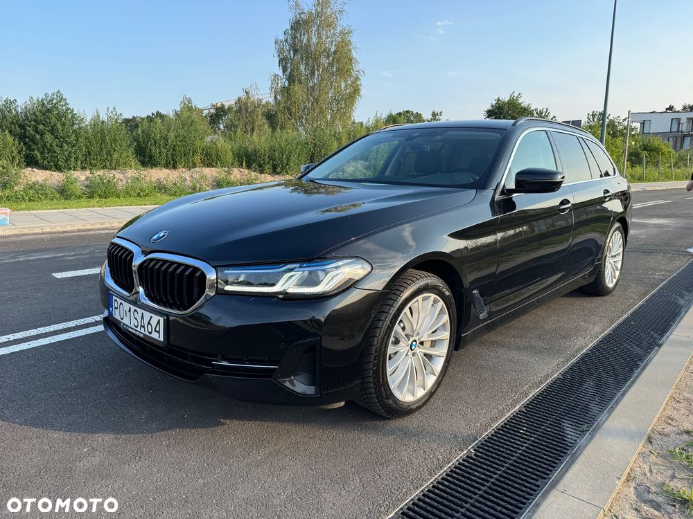 BMW Seria 5 530i xDrive mHEV - 9