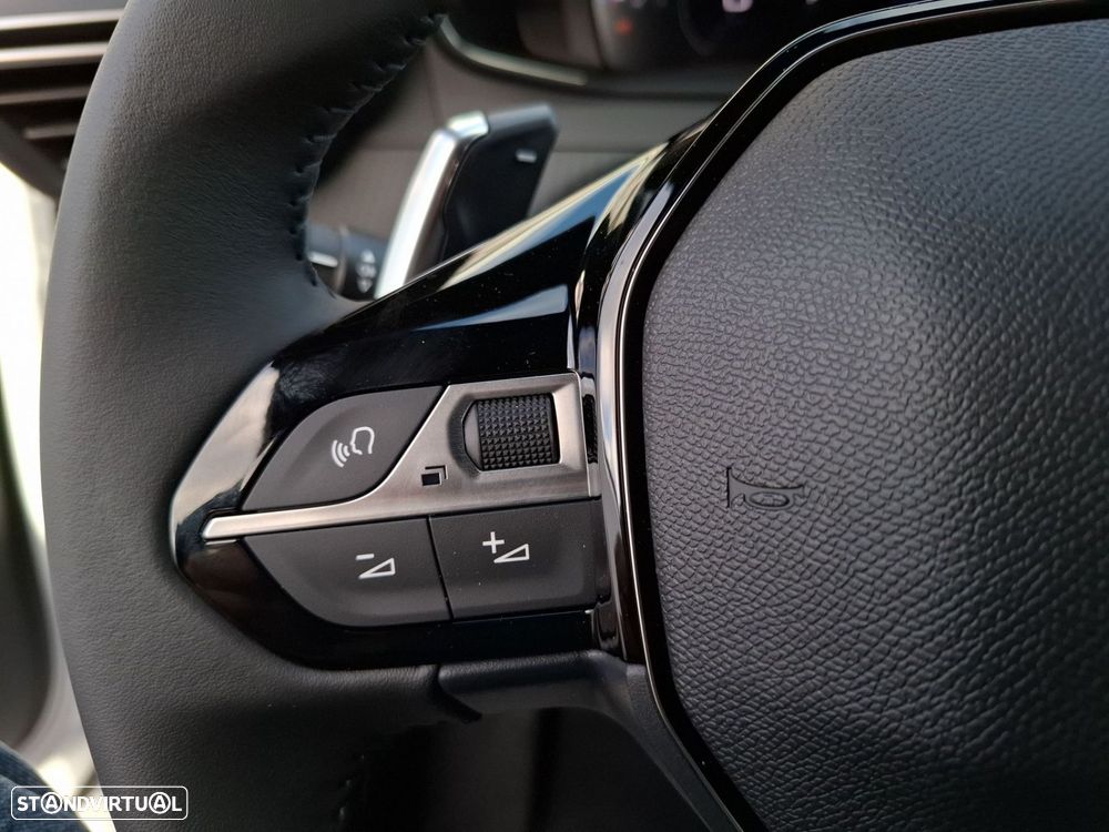 Peugeot 2008 1.2 Hybrid Allure e-DCS6 - 16