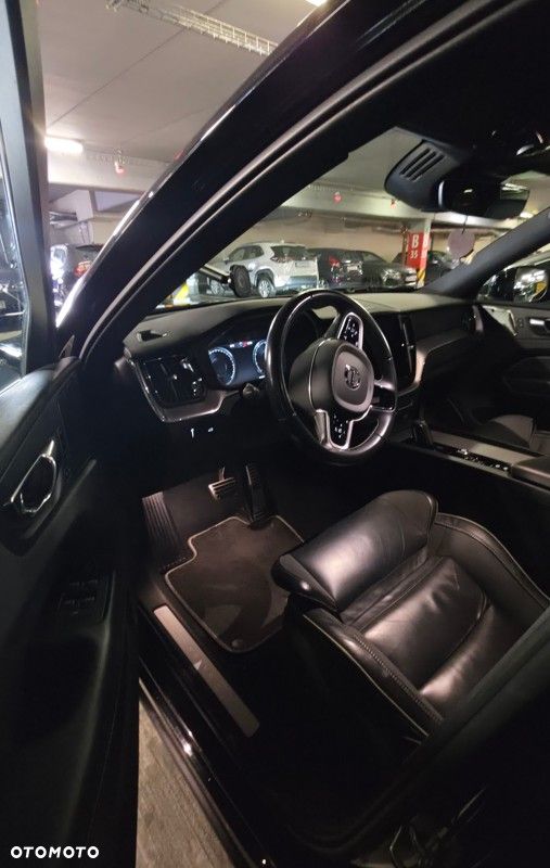 Volvo XC 60 B5 B AWD R-Design - 14