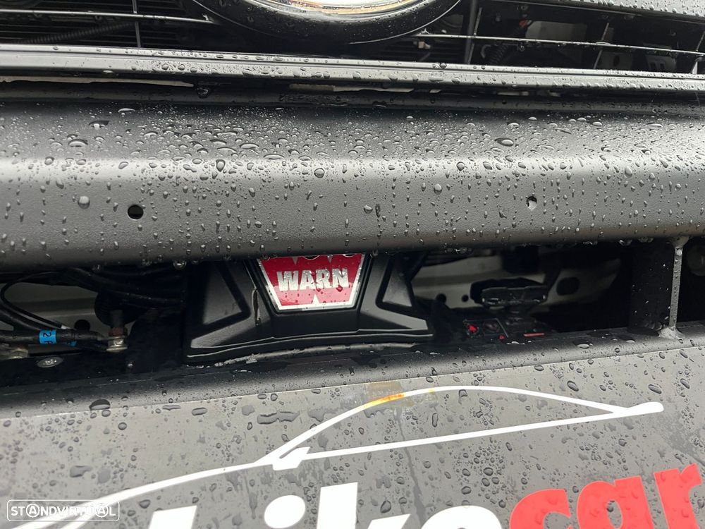 Toyota Hilux 2.4 D-4D 4WD CD Tracker S CA - 17