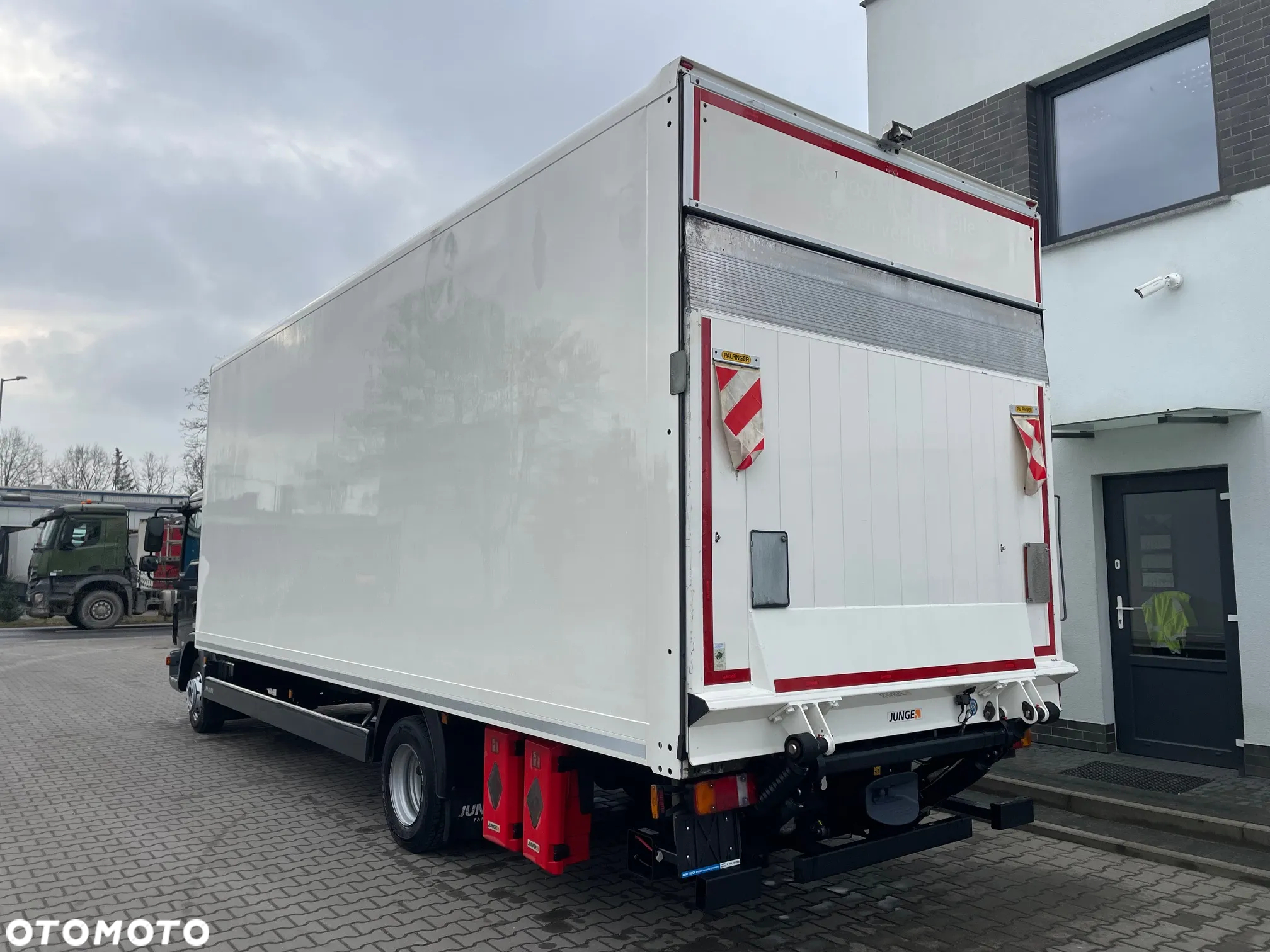 MAN TGL 12.250, KONTENER 7,3m ( 18 europalet ) - 5