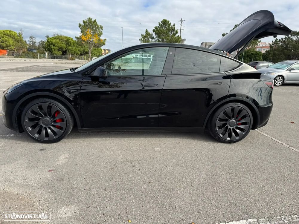 Tesla Model Y Performance Dual Motor AWD - 15