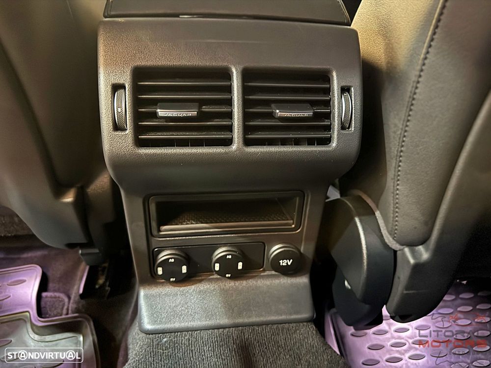 Jaguar F-Pace 25d AWD Aut. Portfolio - 38