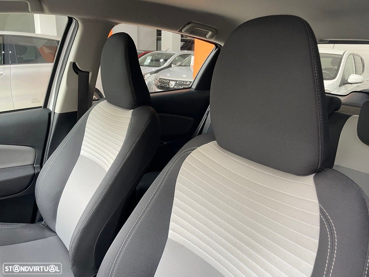Toyota Yaris 1.0 VVT-i Comfort - 8