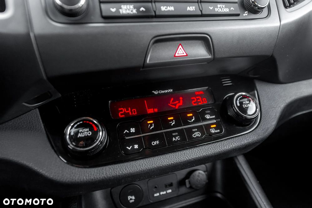 Kia Sportage 2.0 CVVT 4WD Vision - 29