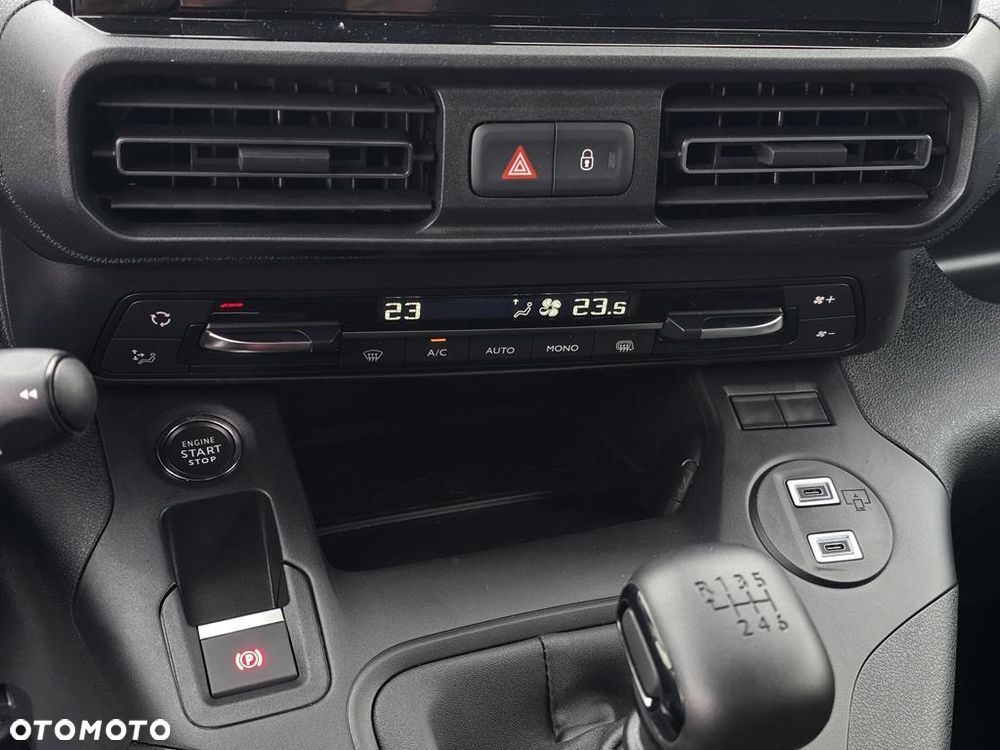 Peugeot Partner Van - 11