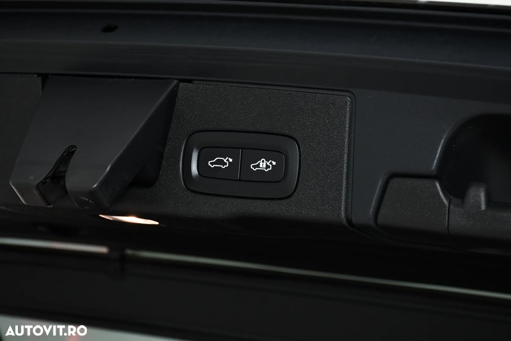 Volvo XC 60 T6 AWD Recharge Geartronic Inscription - 31