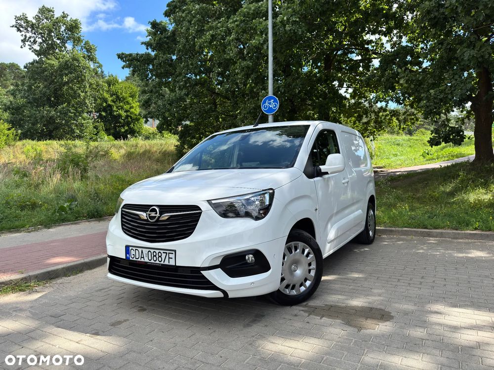 Opel COMBO L1 Automat - 1