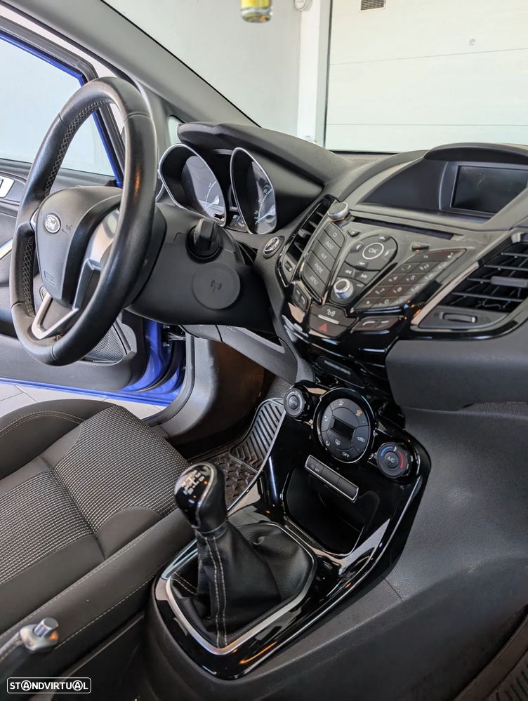 Ford Fiesta 1.0 EcoBoost Titanium - 17