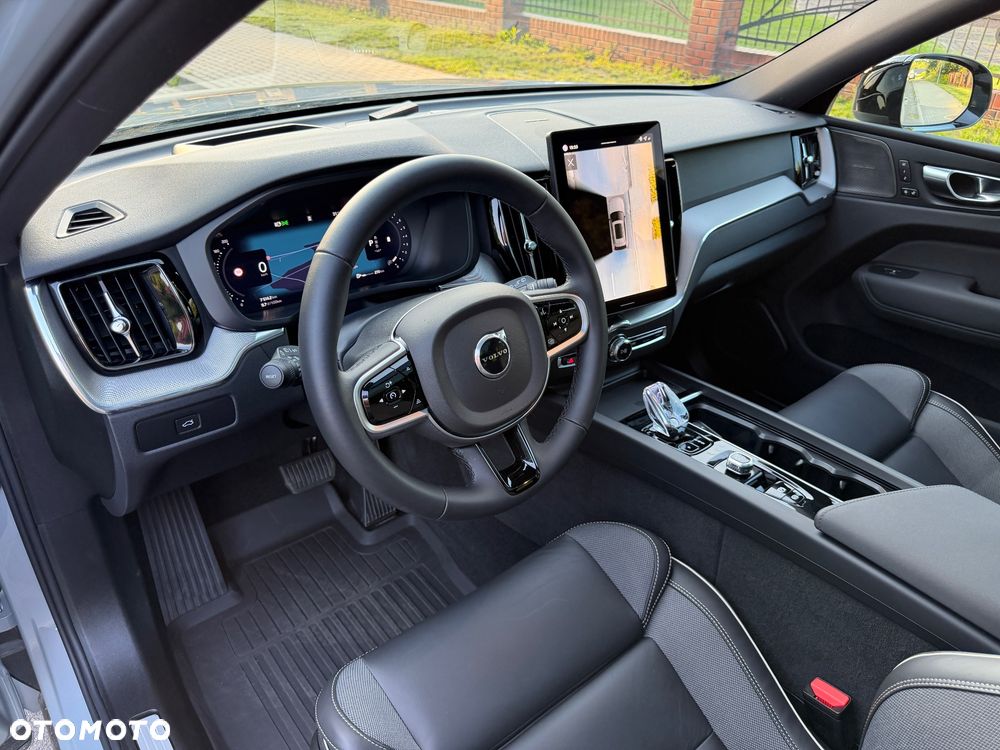 Volvo XC 60 B5 B AWD Plus Black Edition - 24