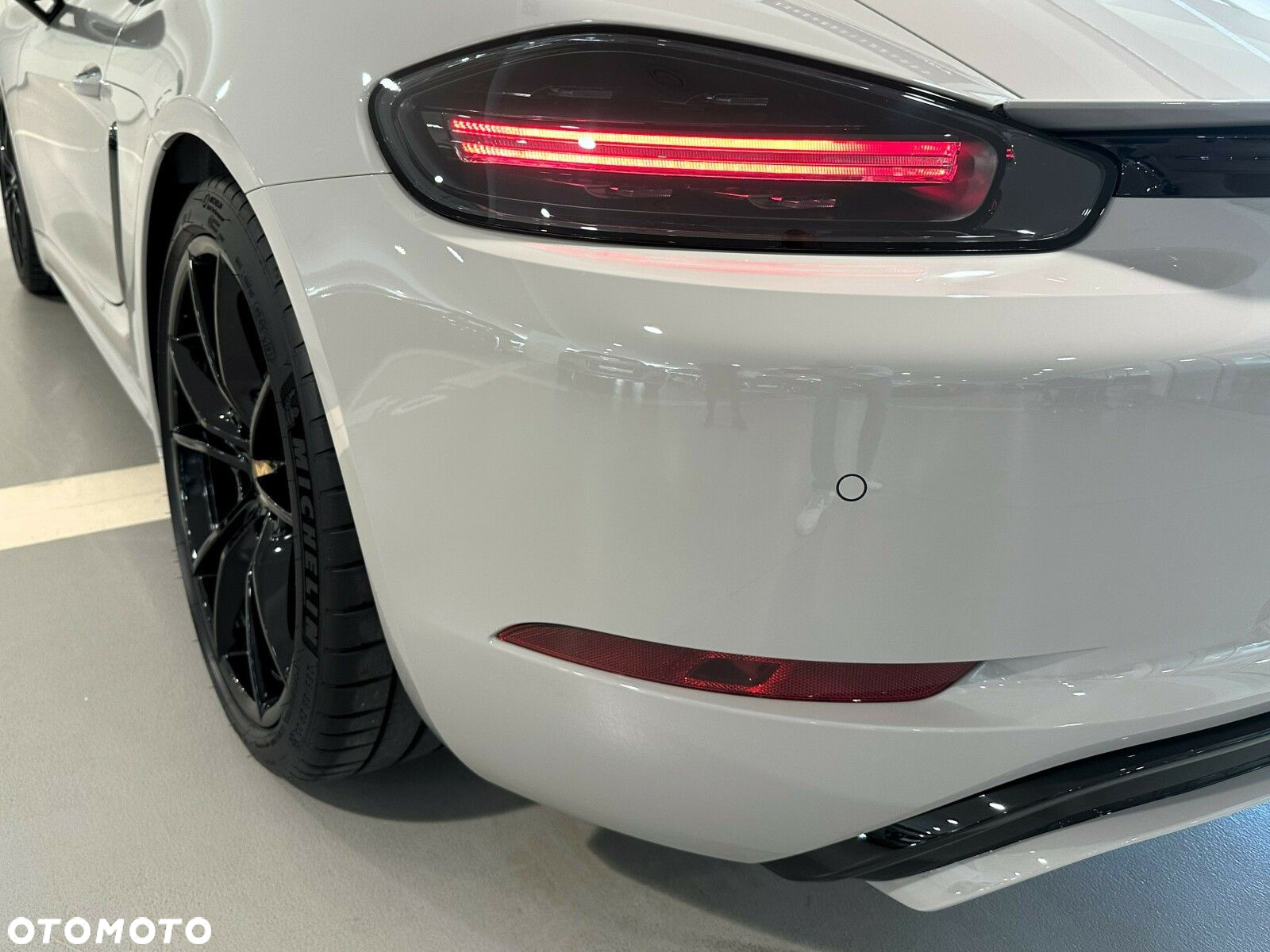 Porsche 718 Cayman - 8