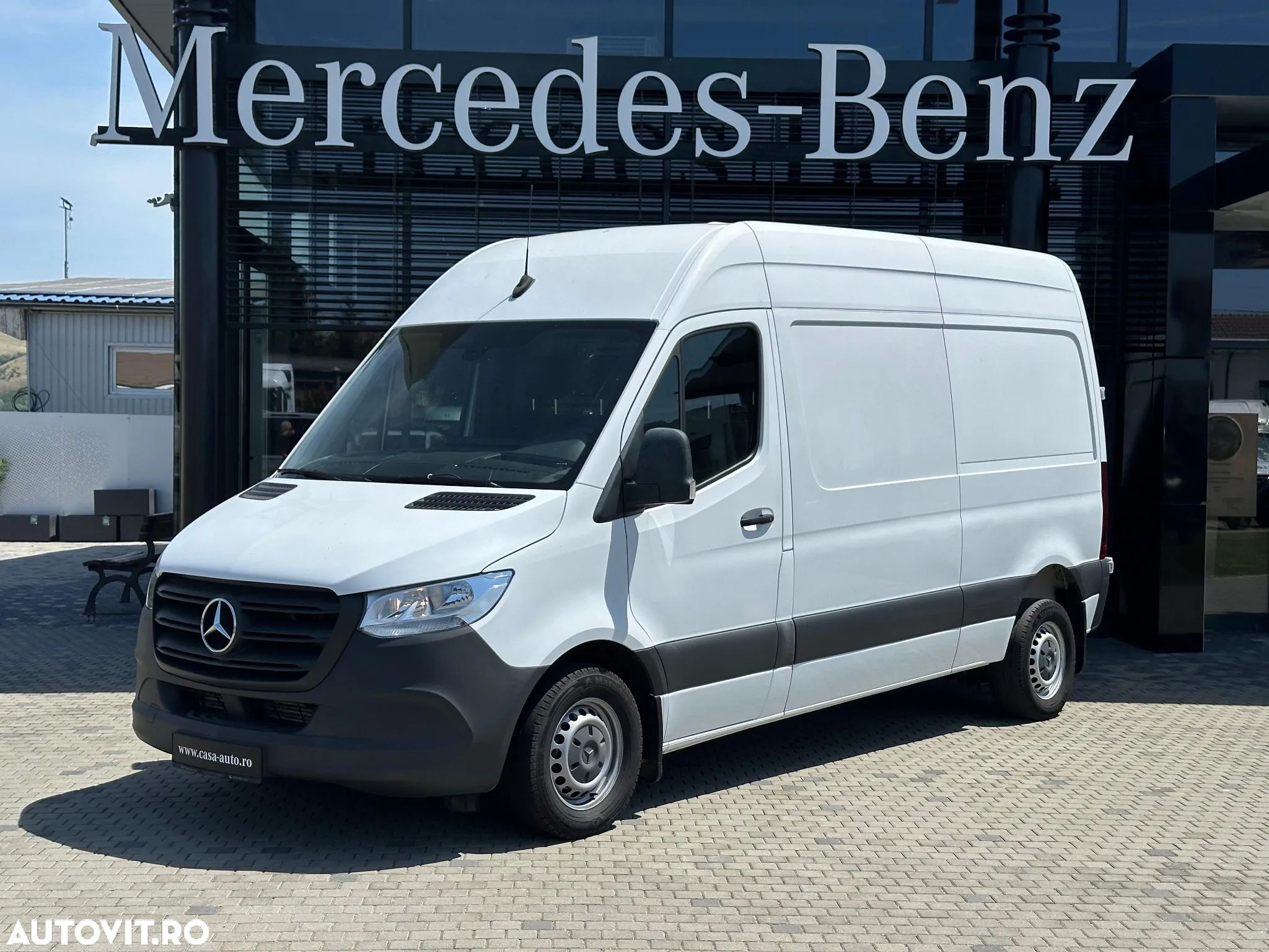 Mercedes-Benz Sprinter - 1