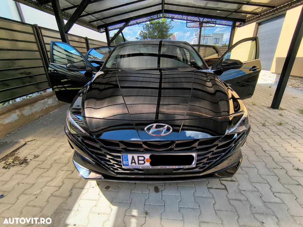 Hyundai Elantra 1.6 l 123 CP 6MT Highway - 11