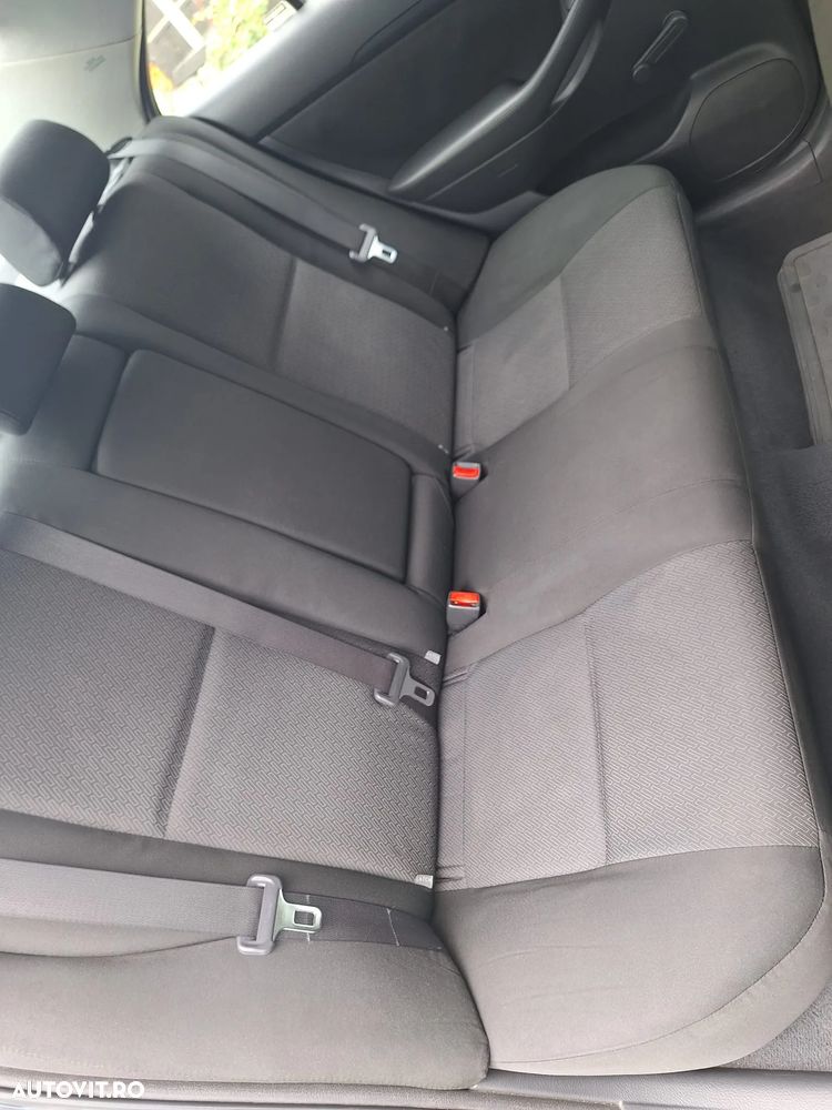 Toyota Avensis 1.6 Sedan Luna - 7
