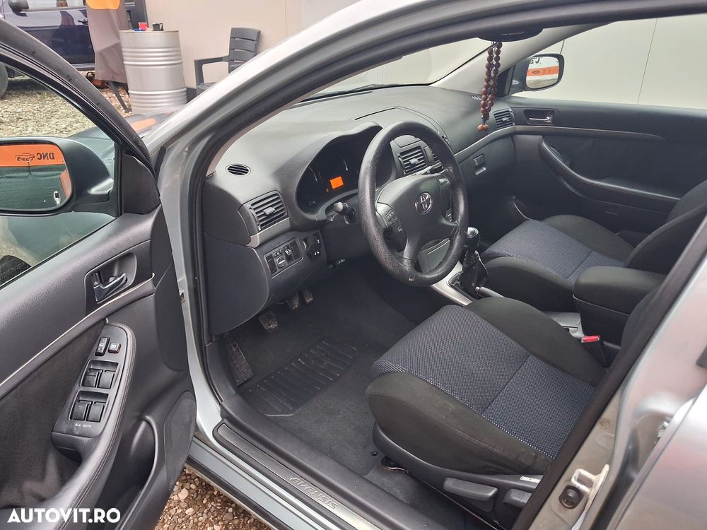 Toyota Avensis 2.0 D-4D Executive - 6