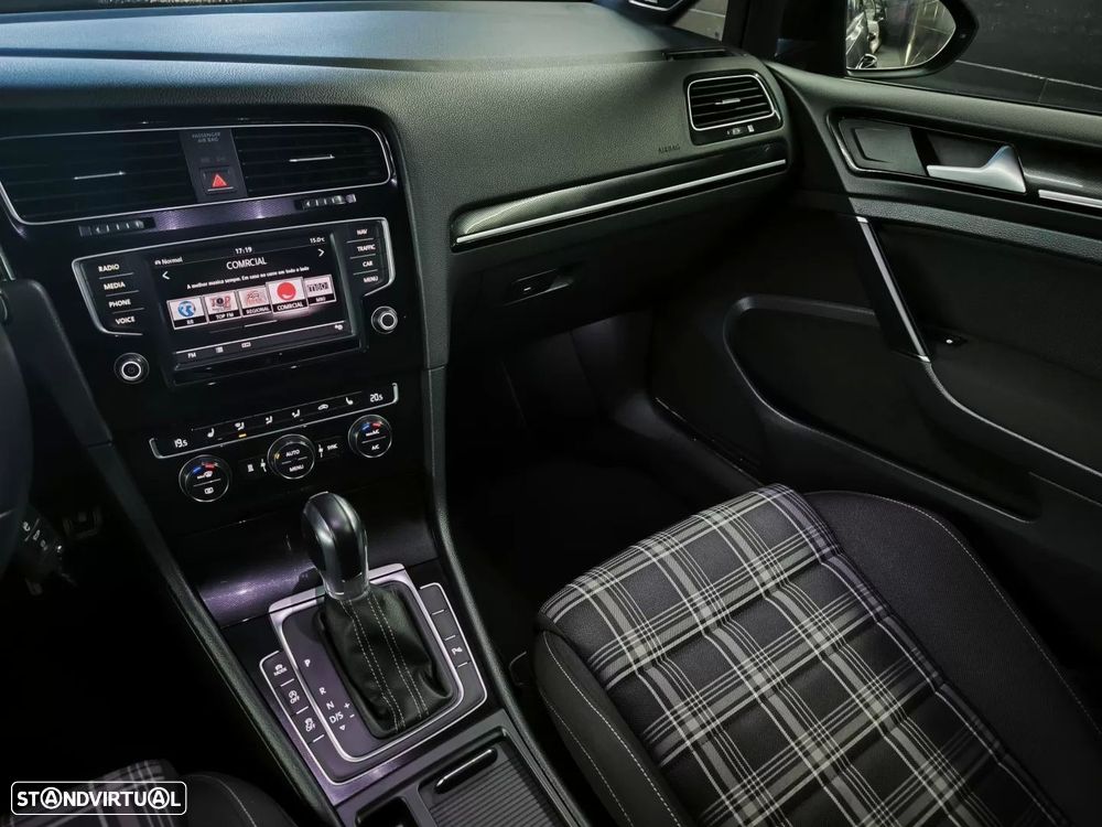 VW Golf 2.0 TDI GTD DSG - 26