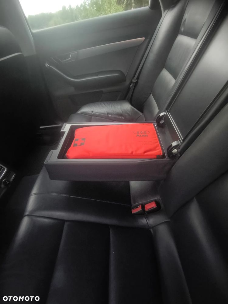 Audi A6 Limousine 2.4 - 13
