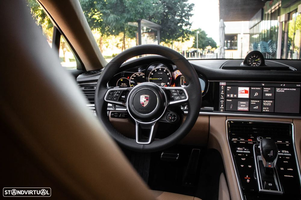 Porsche Panamera 4 E-Hybrid - 38