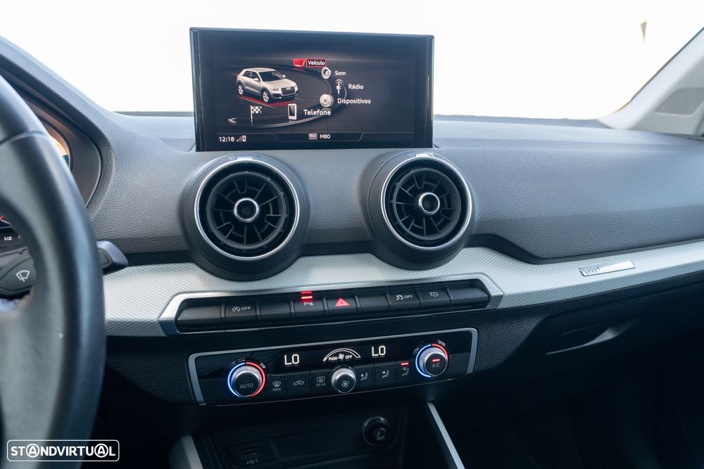 Audi Q2 30 TFSI Design S tronic - 23