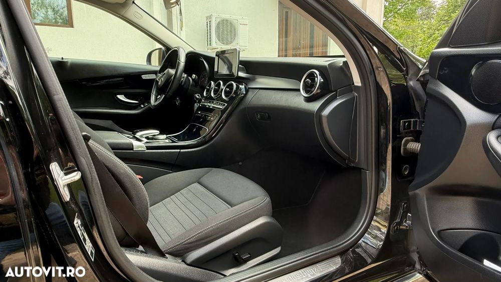Mercedes-Benz C - 9