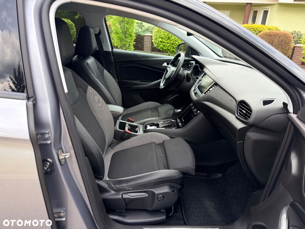 Opel Grandland X 1.2 Start/Stop Automatik Business INNOVATION - 32