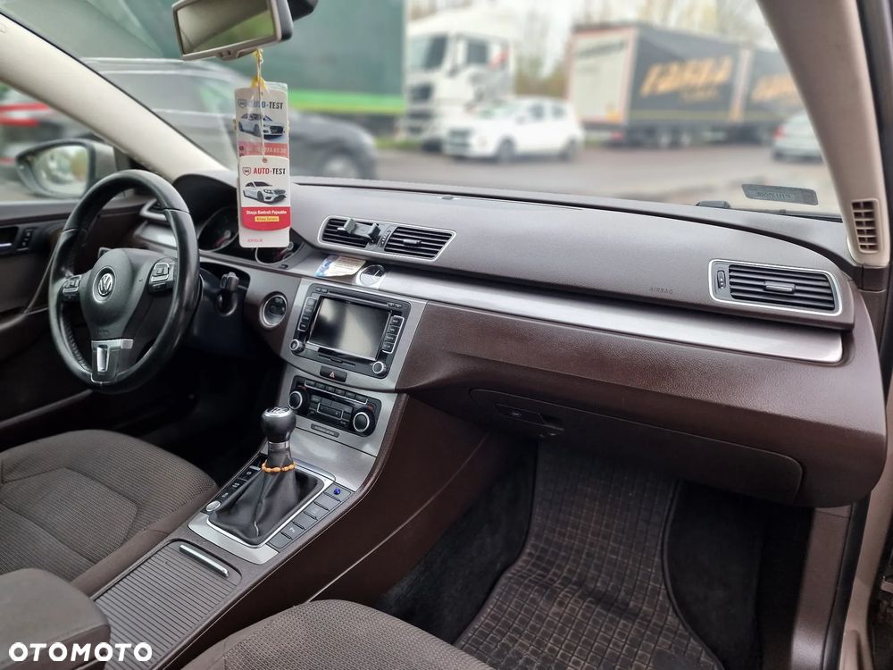 Volkswagen Passat 2.0 TDI Comfortline - 4