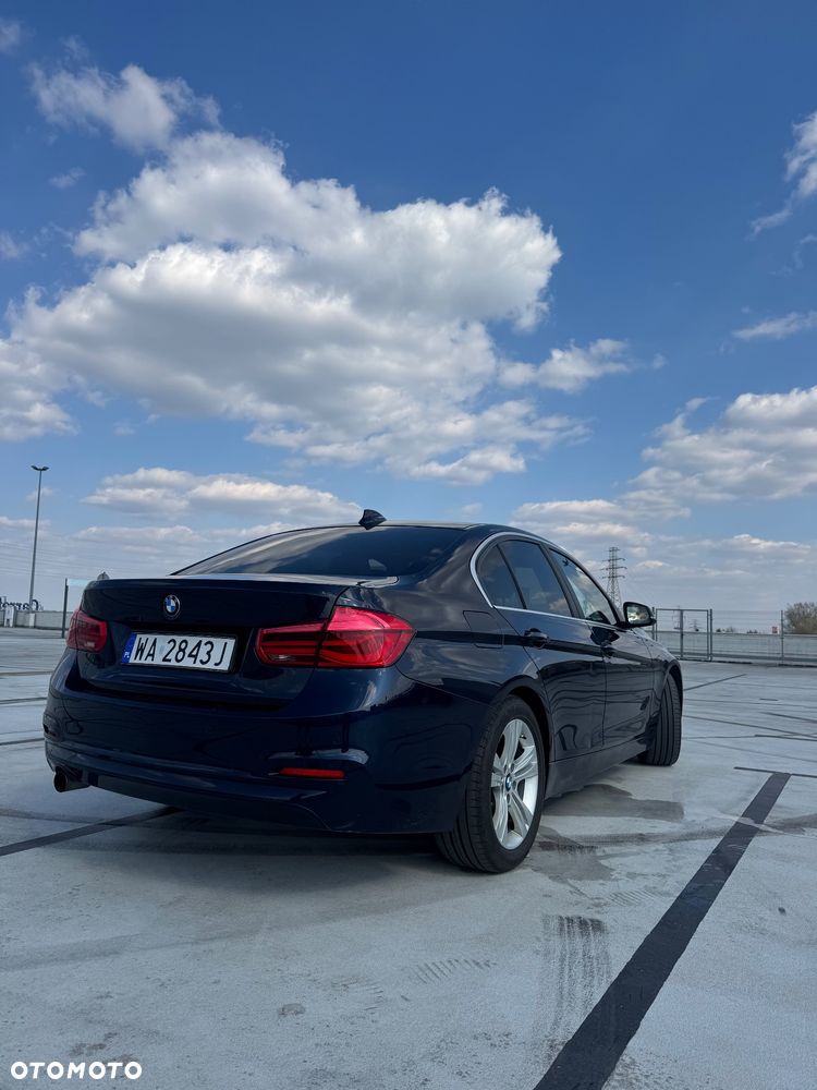 BMW Seria 3 318i - 4