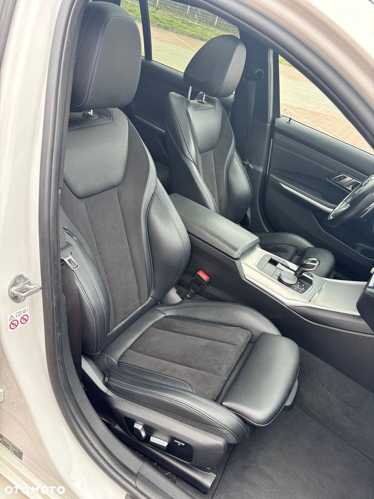 BMW Seria 3 330i xDrive M Sport sport - 10