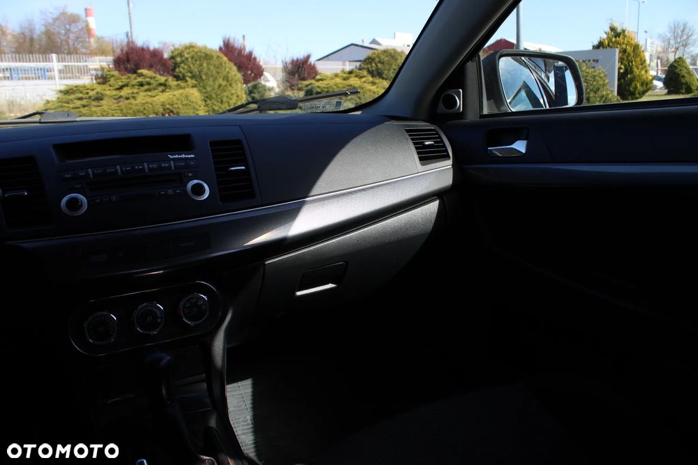 Mitsubishi Lancer 1.8 Invite - 16