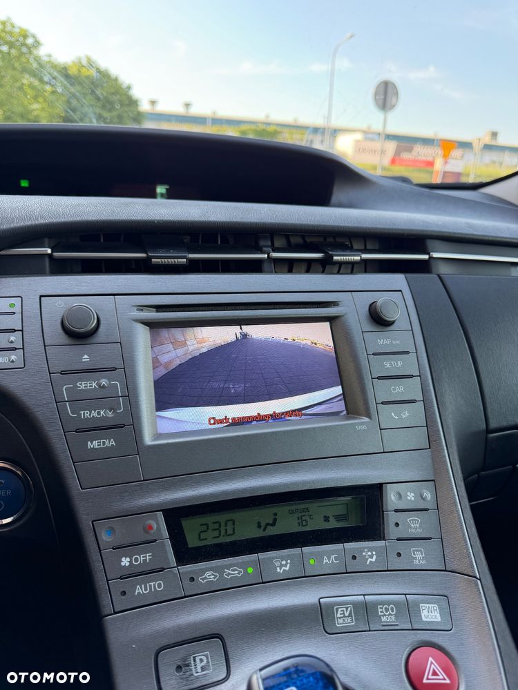 Toyota Prius 1.8 HSD Luna - 17