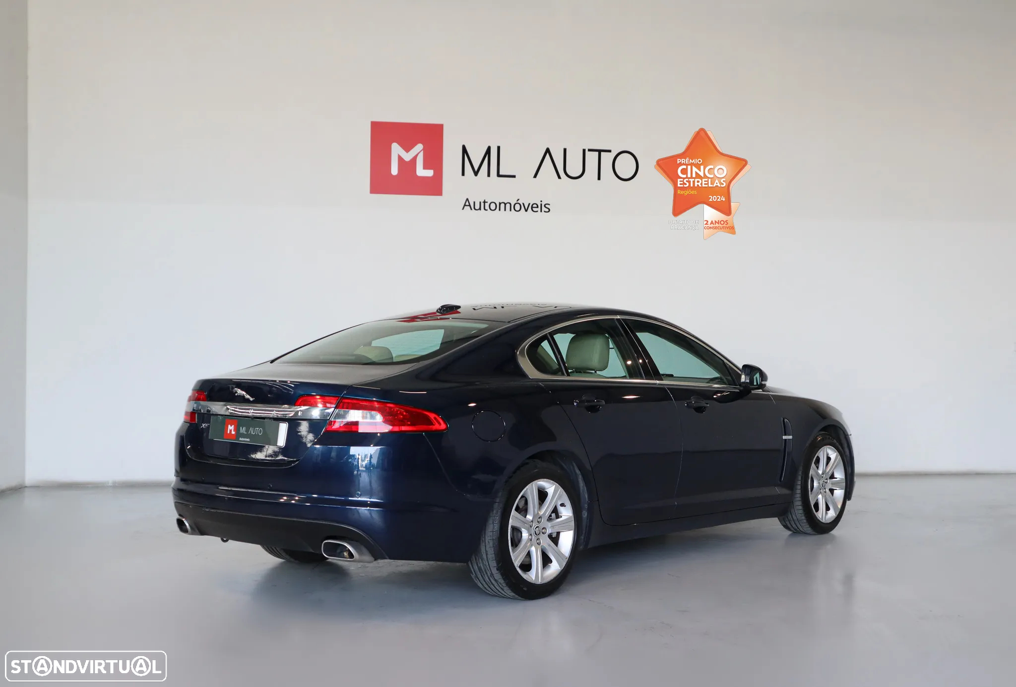 Jaguar XF 3.0 D V6 Premium Luxury - 4
