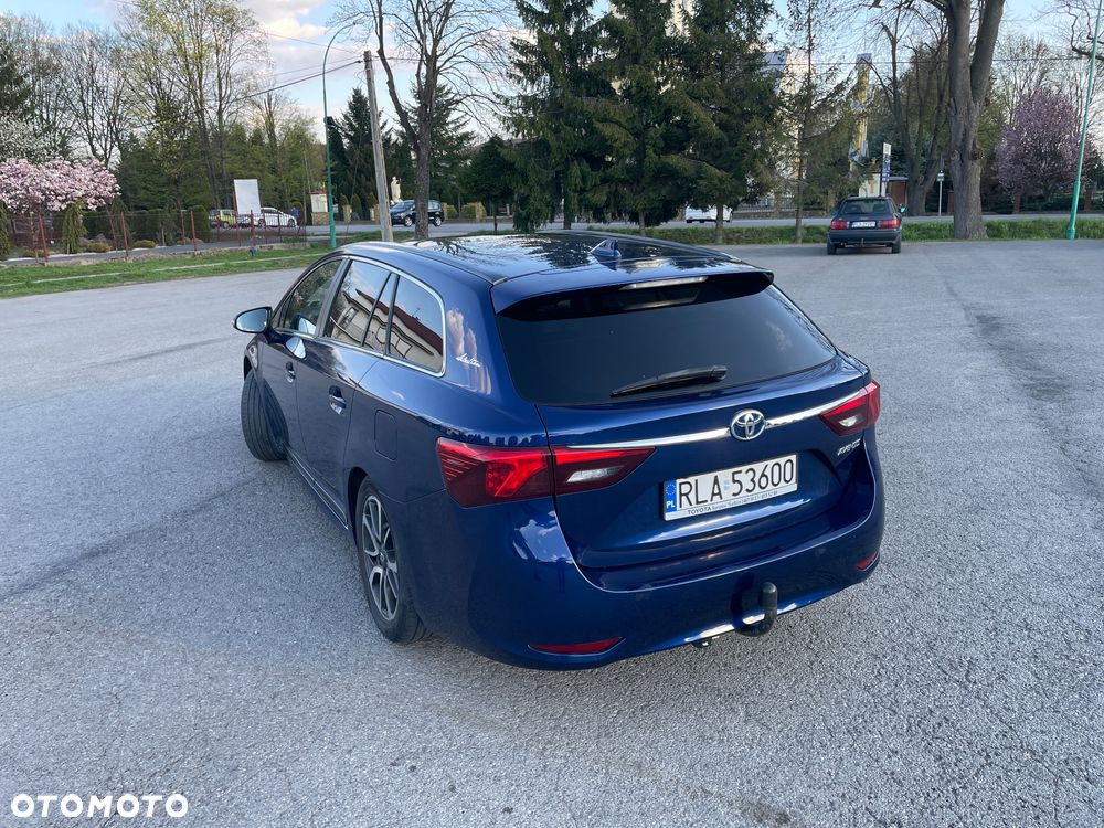 Toyota Avensis 1.8 Selection MS - 6