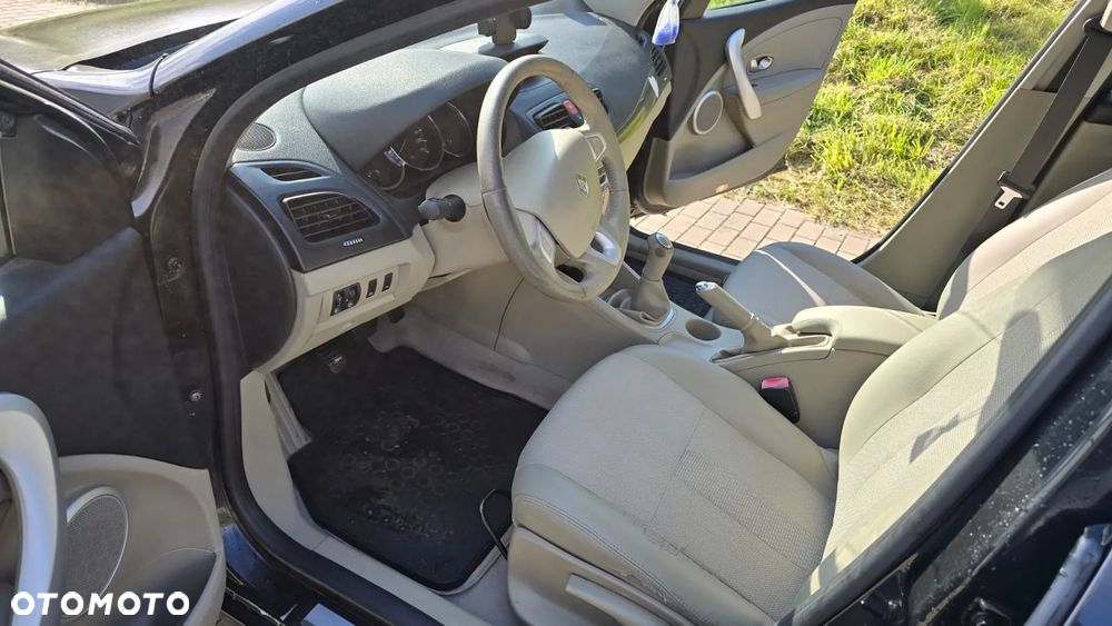 Renault Fluence 1.6 16V Expression - 5