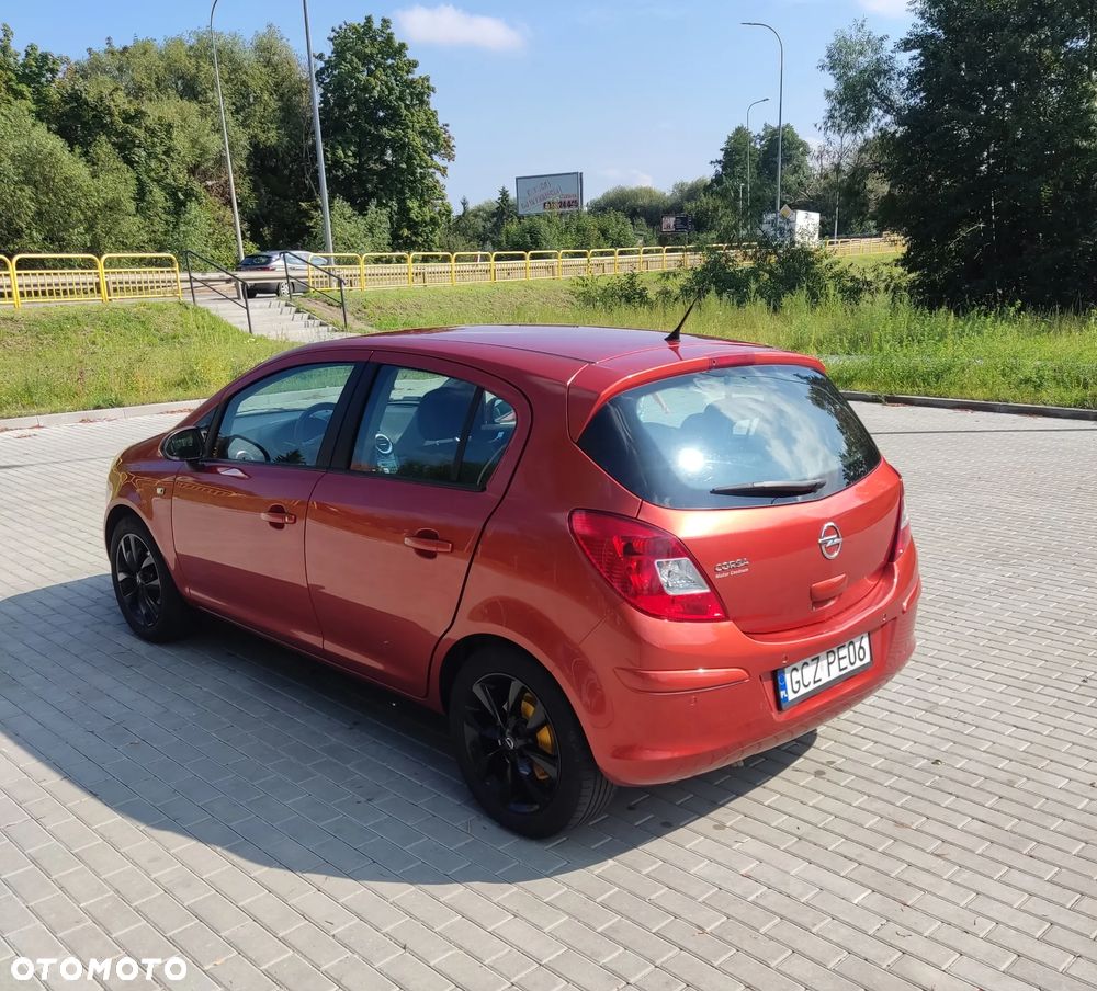 Opel Corsa 1.2 16V Cosmo - 5