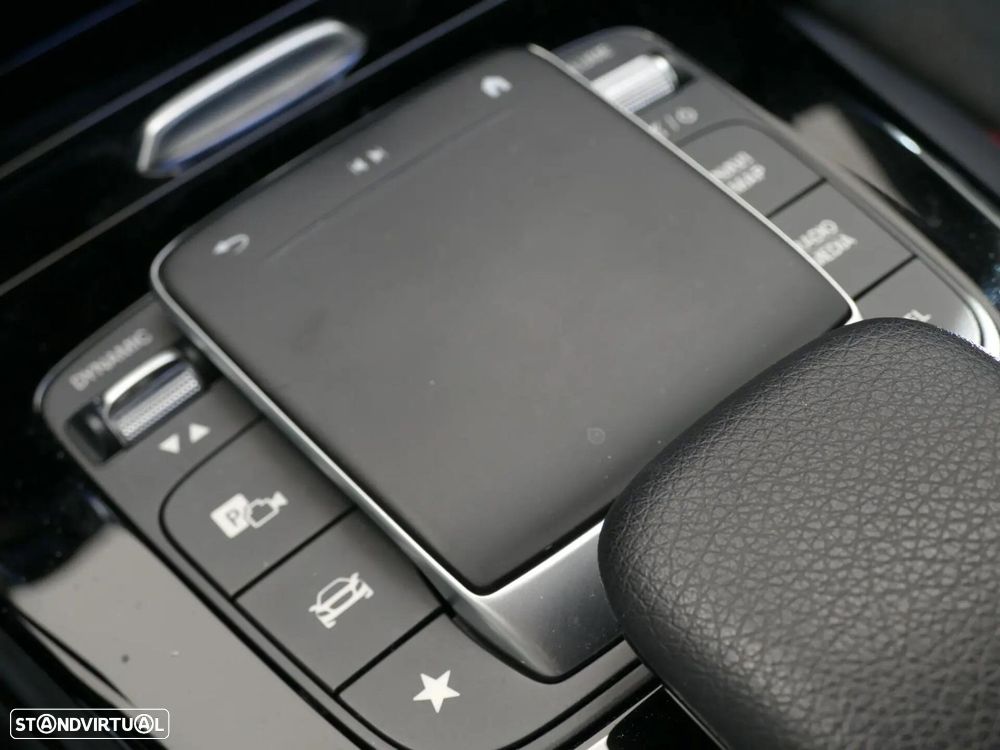 Mercedes-Benz A 200 Limousine AMG Line Aut. - 25