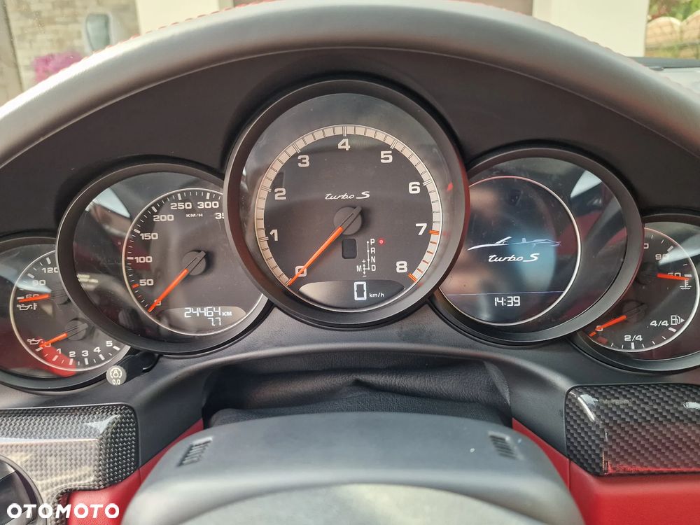Porsche 911 Turbo S - 21