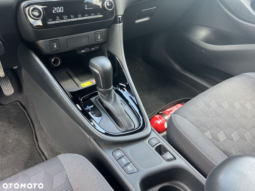 Toyota Yaris Hybrid 1.5 Style - 19