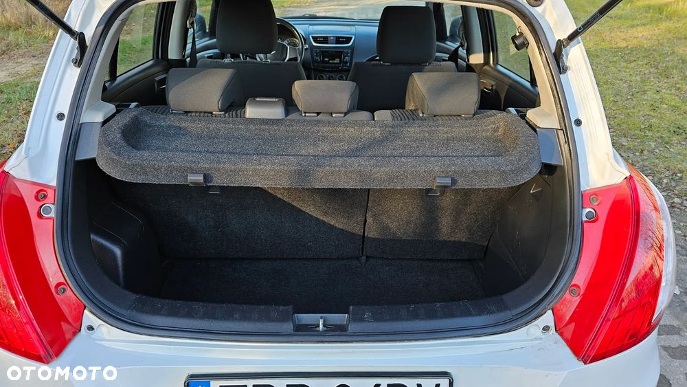 Suzuki Swift 1.3 DDiS Club - 12