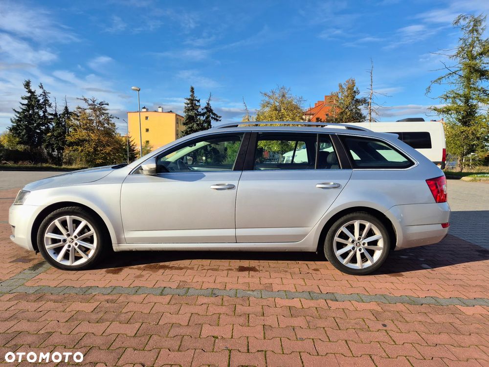 Skoda Octavia 2.0 TDI Style DSG - 3