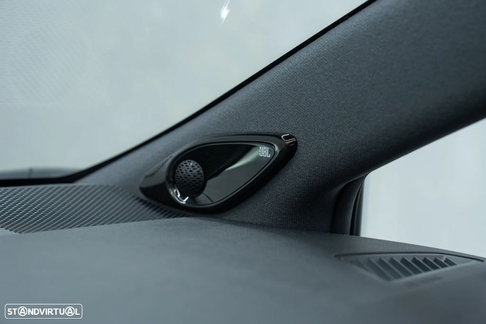 Toyota Corolla 1.8 Hybrid Exclusive - 29
