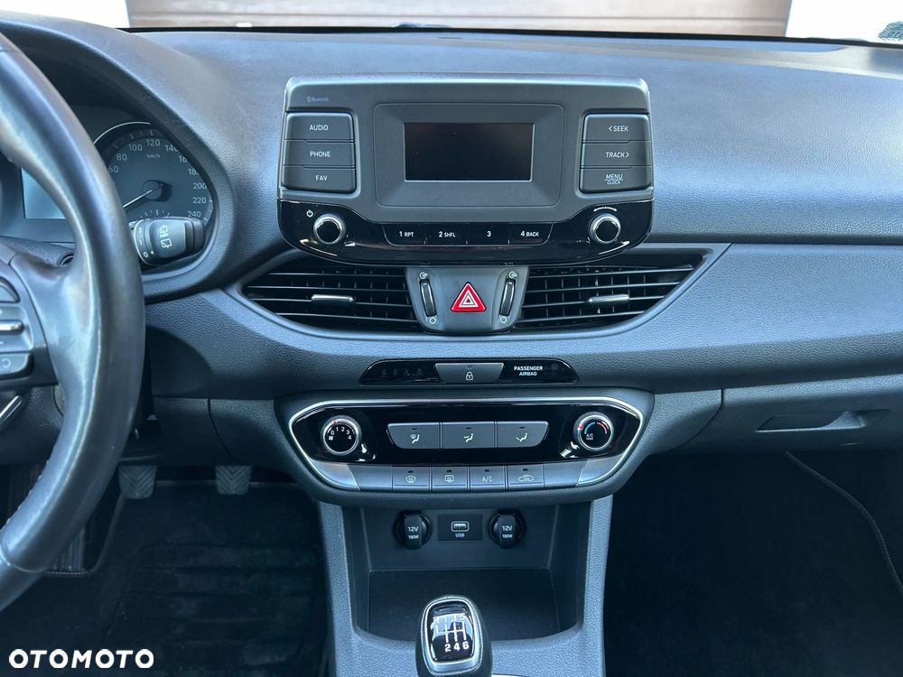 Hyundai i30 1.6 D Comfort - 31