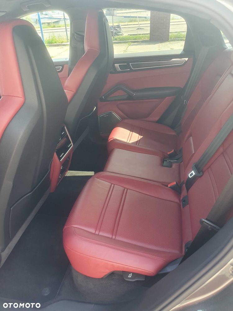 Porsche Cayenne - 8