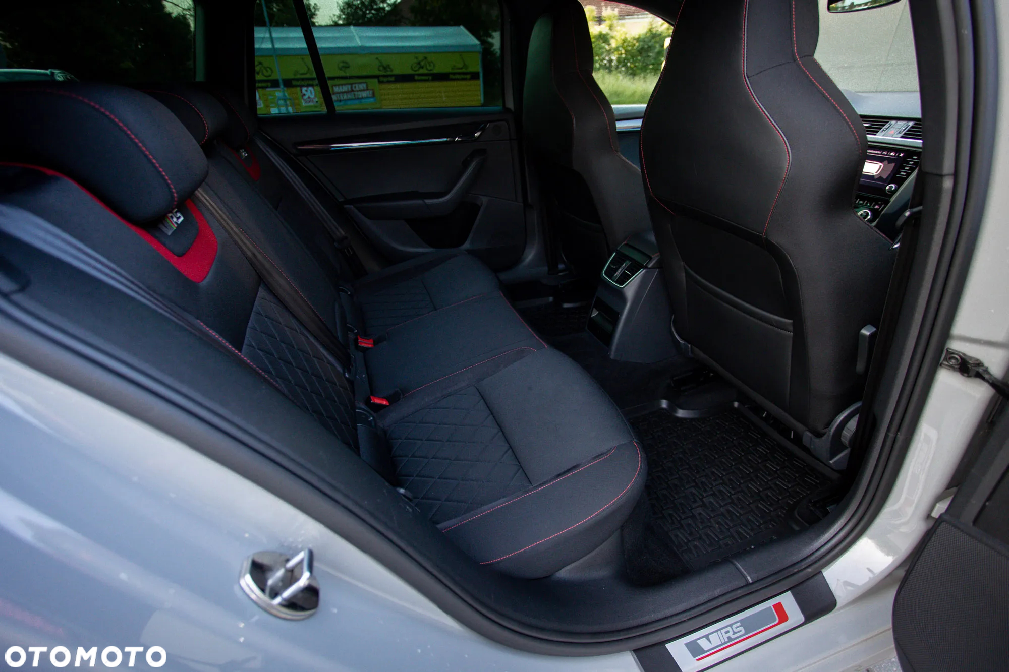 Skoda Octavia Combi 2.0 TDI RS - 23