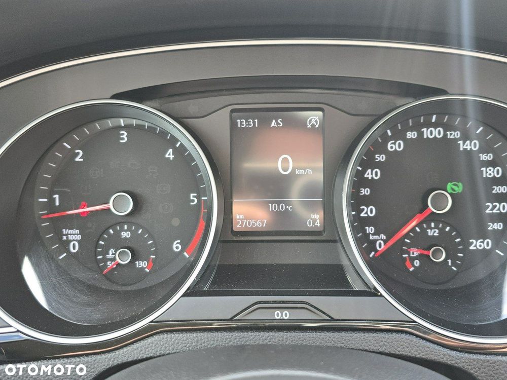 Volkswagen Passat - 39