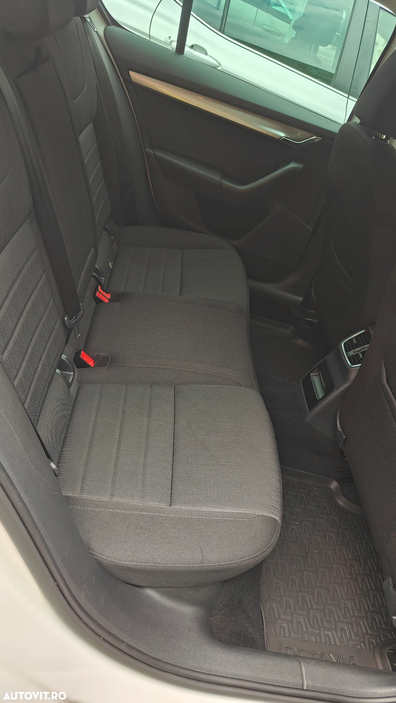 Skoda Octavia 2.0 TDI ELEGANCE - 13