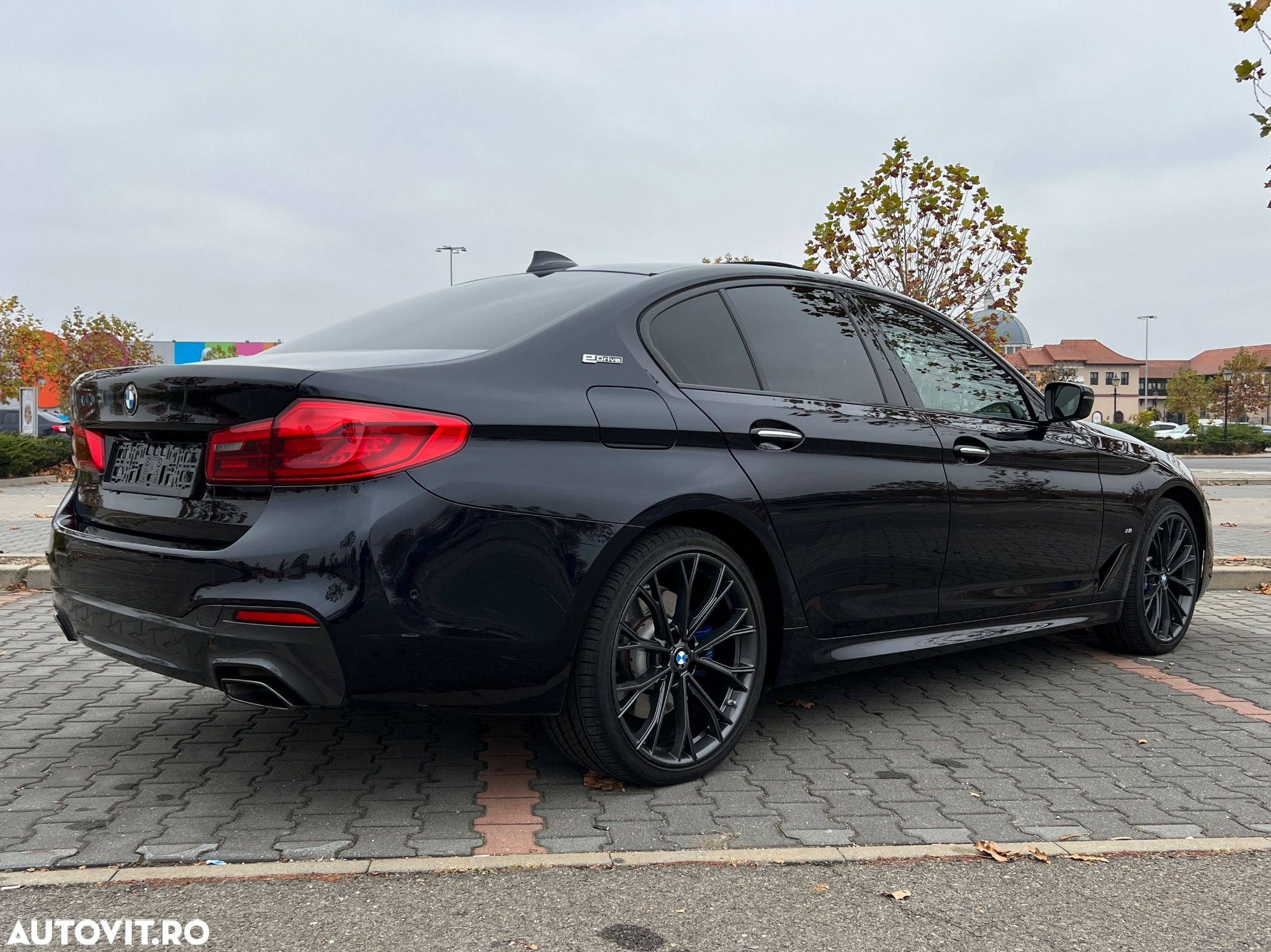 BMW Seria 5 530e Aut. M Sport Edition - 9
